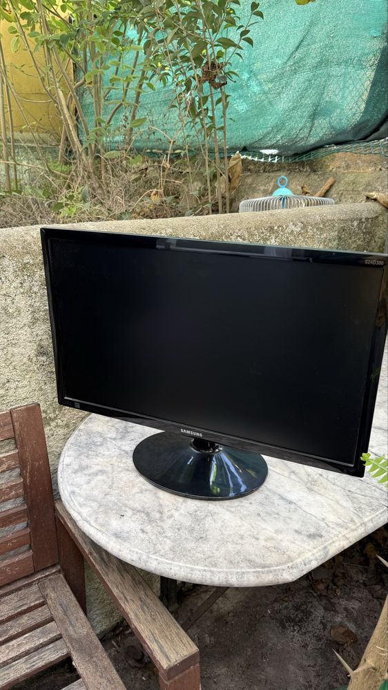 Samsung 24” LED