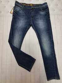 Жіночі джинси розміри 30 та 33