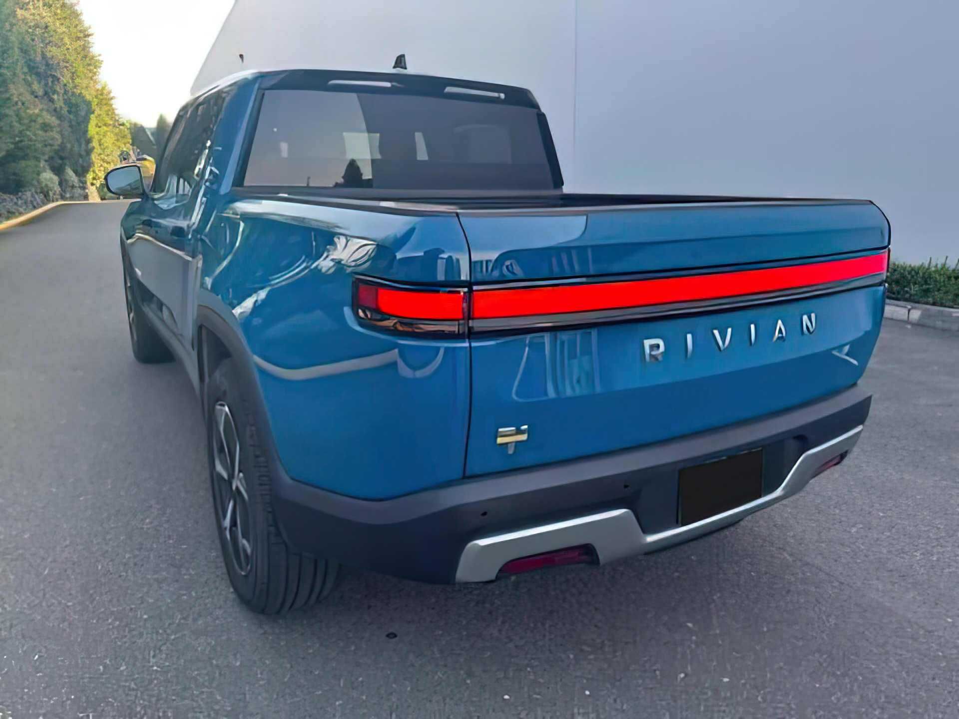 2022 Rivian R1T Adventure