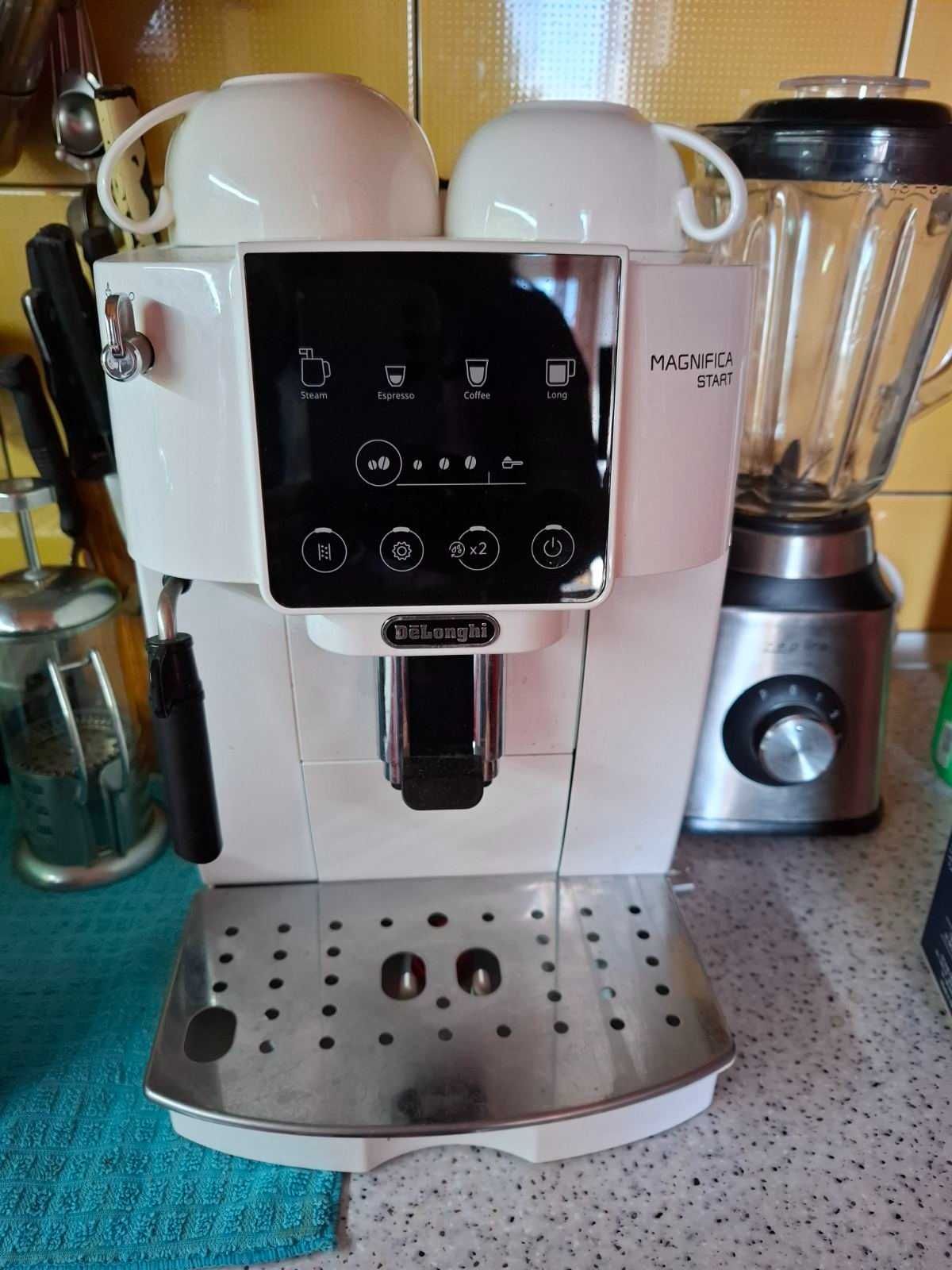 Кавомашина Delonghi Magnifica Start ECAM220.20.W