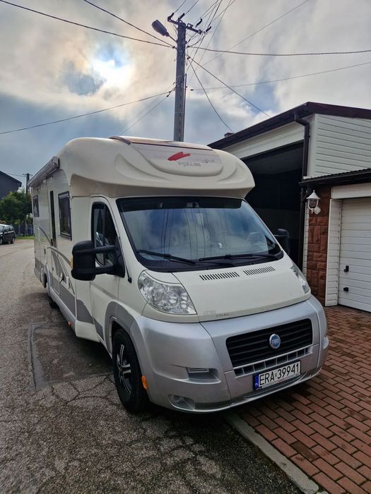 Carthago Chic C-Line T Plus 4.8 LE  Półintegra - Wersja Zimowa - 5 osób - Podpory