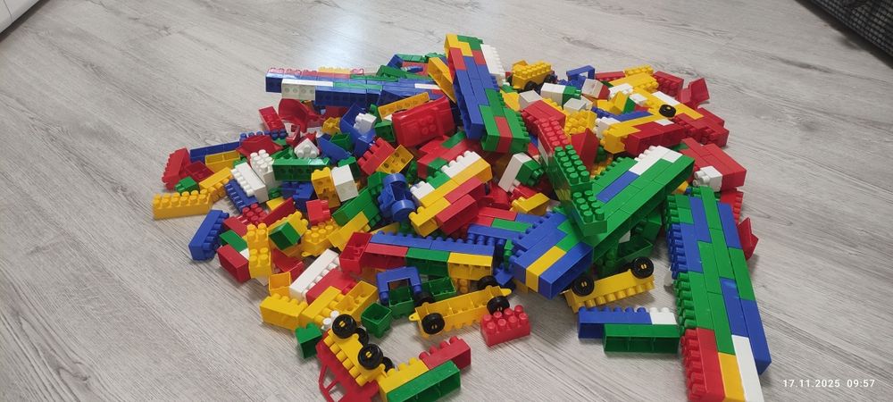 Дитячий конструктор на 500 деталей