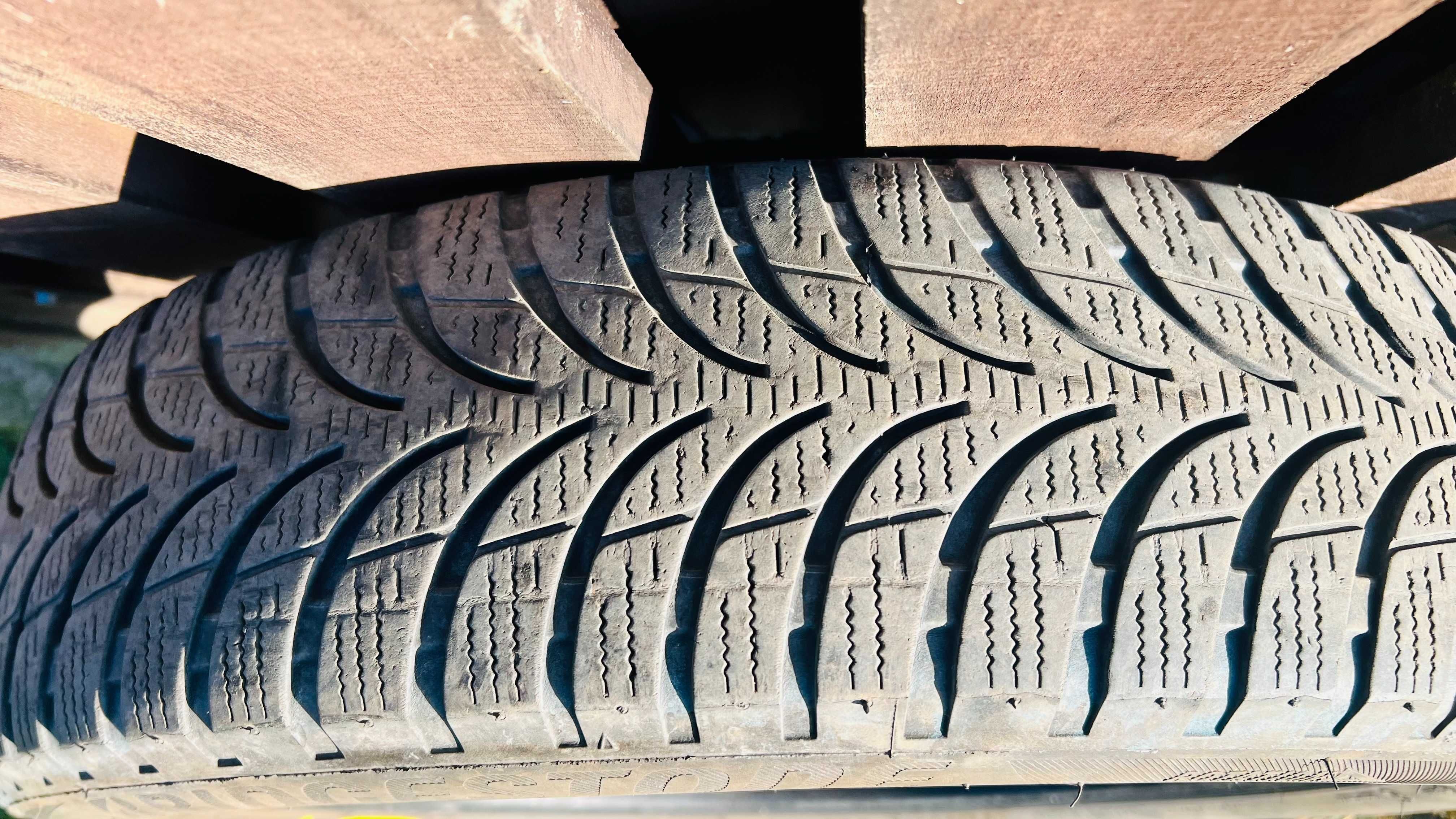 Opona zimowa BRIDGESTONE BLIZZAK LM-500 155/70 R19 88Q