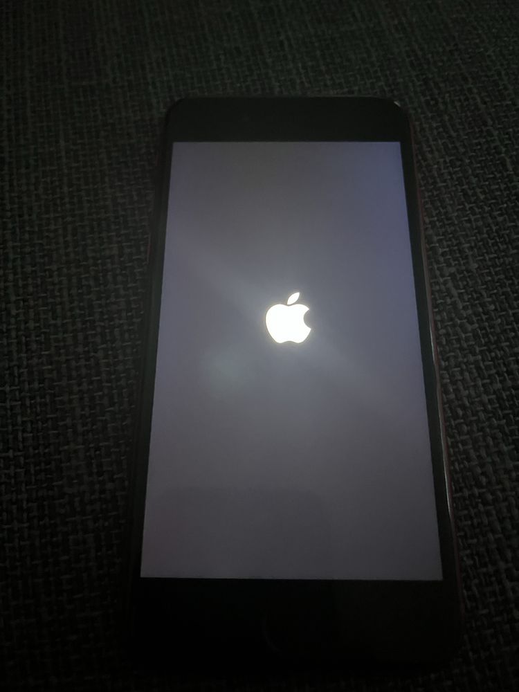 iPhone 8 red czerwony 64 GB
