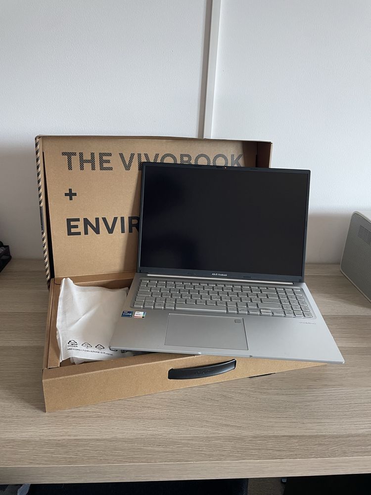 Asus VivoBook F1605 16" i7-1255U 16GB 1TB