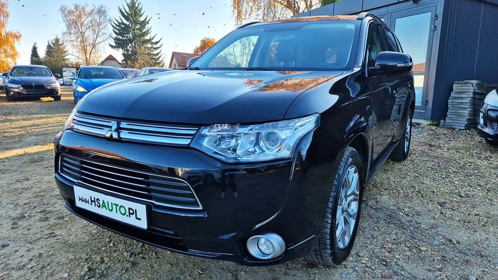 Mitsubishi Outlander BENZYNA * HYBRYDA plug in * 4x4 * grzane fotele * AUTOMAT