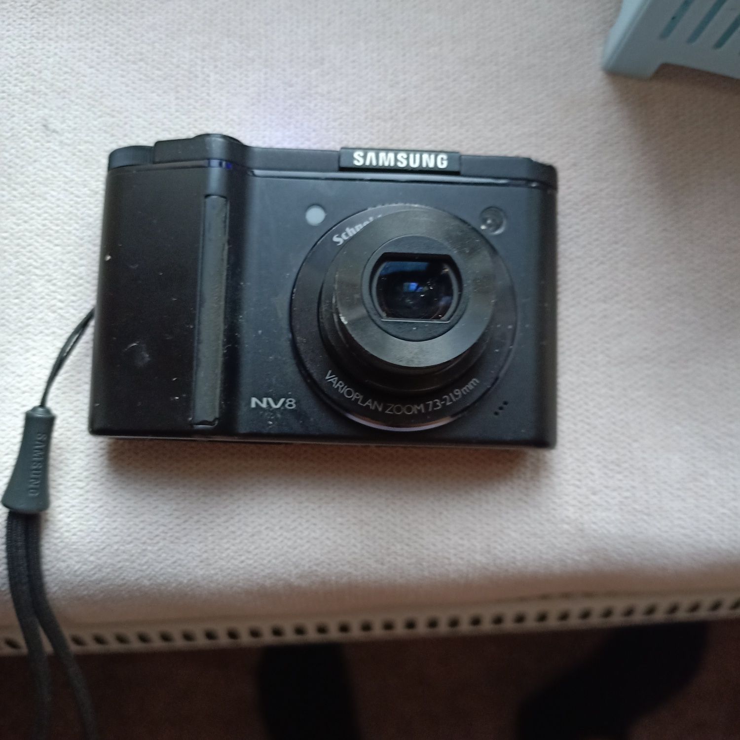 Продам фотоапарат Samsung nv8