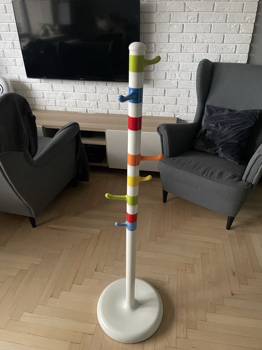 Wieszak stojący Ikea do pokoju dziecinnego