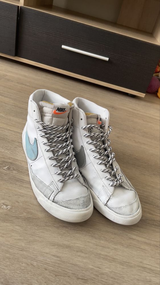Nike blazer high