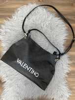 Czarna torebka Valentino