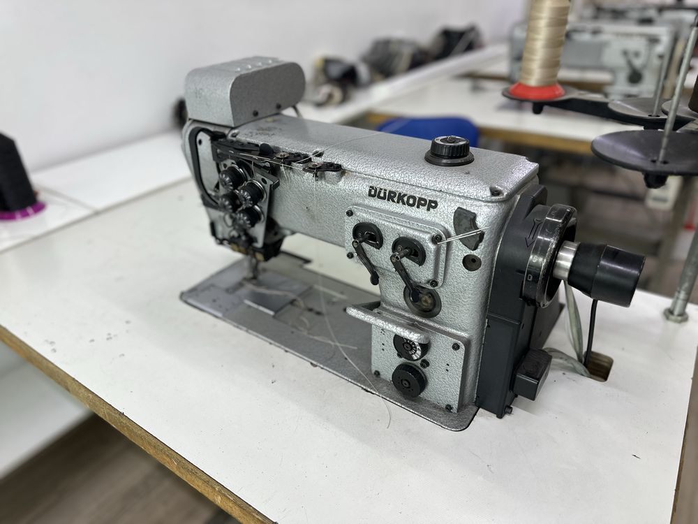 Двухигольная швейная машинка Durkopp 294