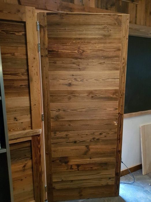 drzwi stare drewno wewnetrzne zewnetrzne