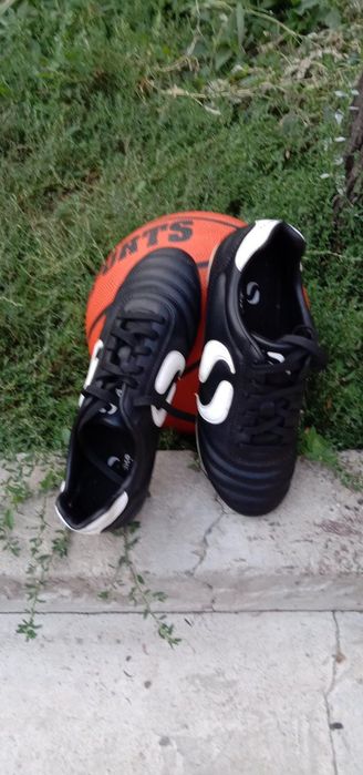 Бутсы футбольные сороконожки