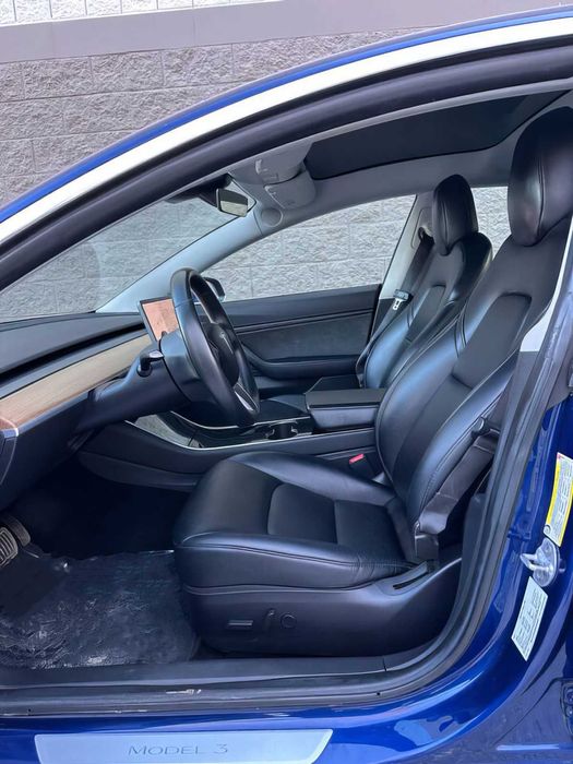 Tesla Model 3      2019