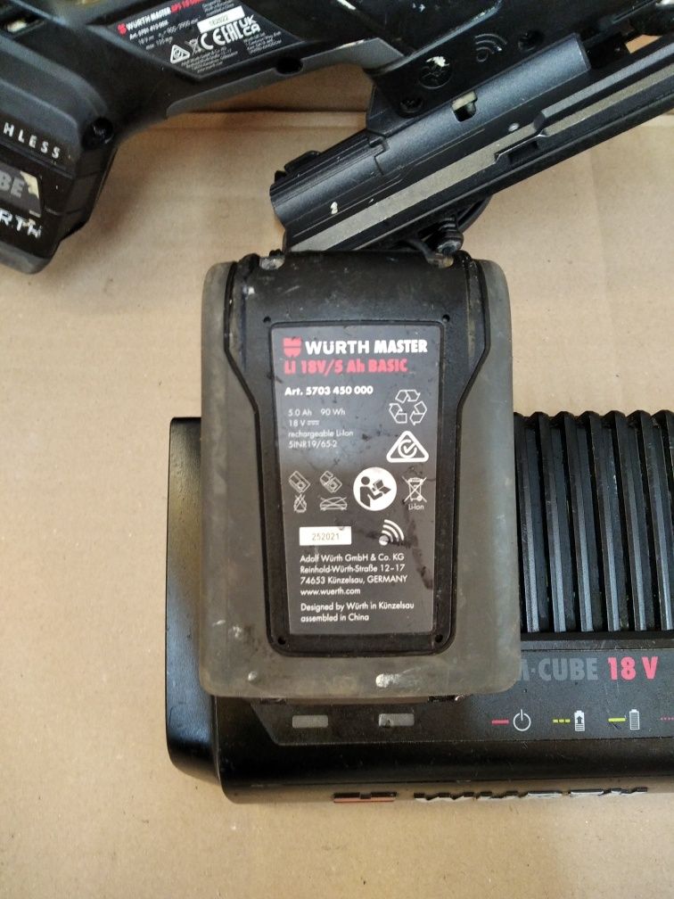 Whurt Master APS 18Compact Ładowarka 2xaku 5ah