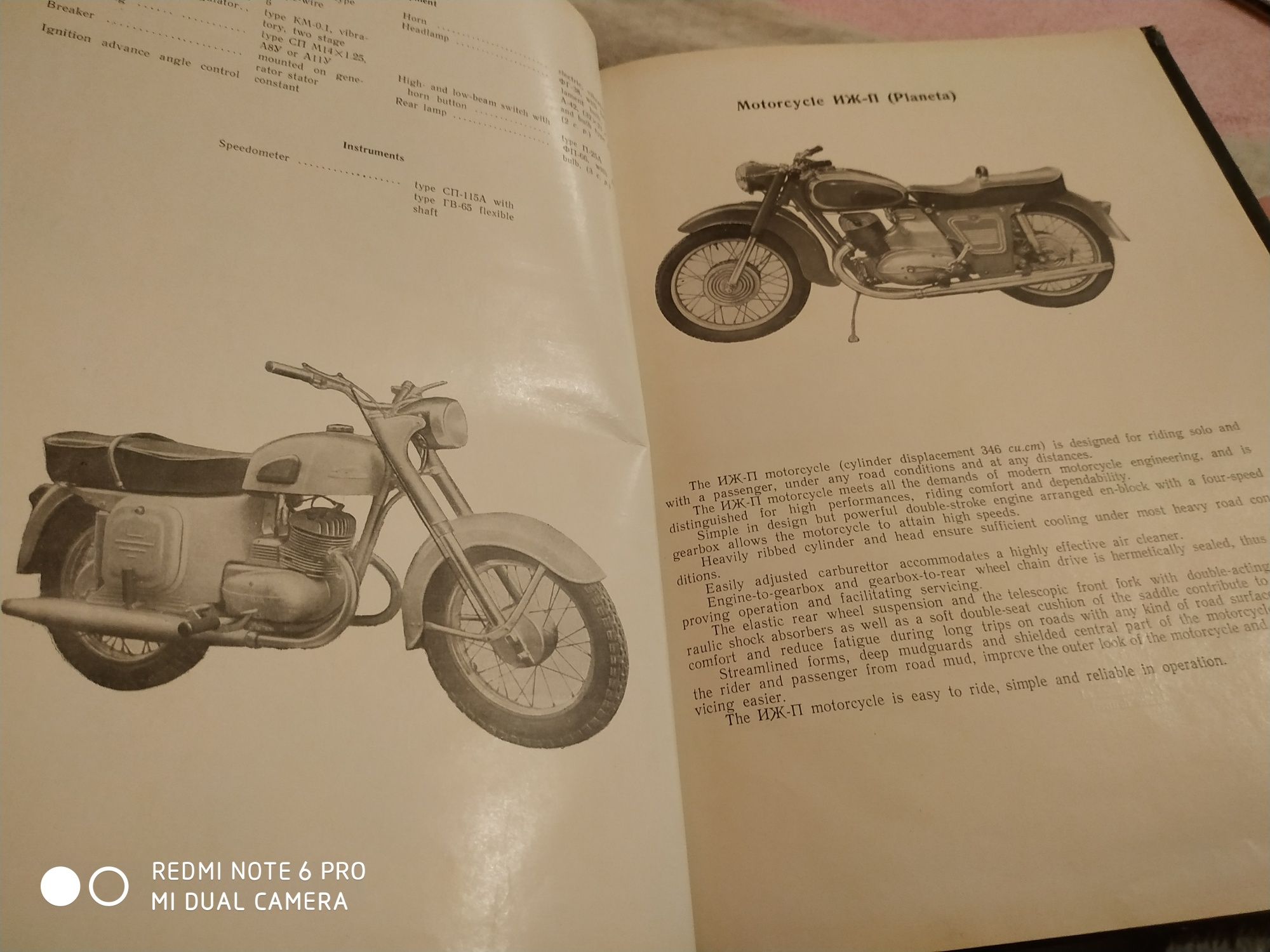 Książka o motorach , skuterach w j. Angielskim
