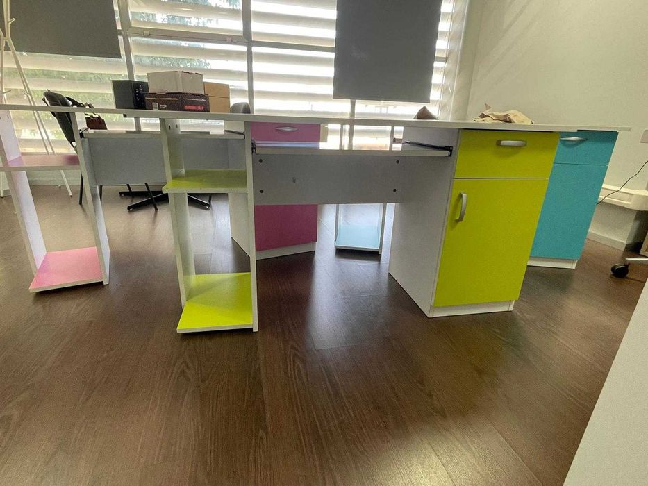 Secretária Branca e Azul para escritório ou estudo 140x57x75