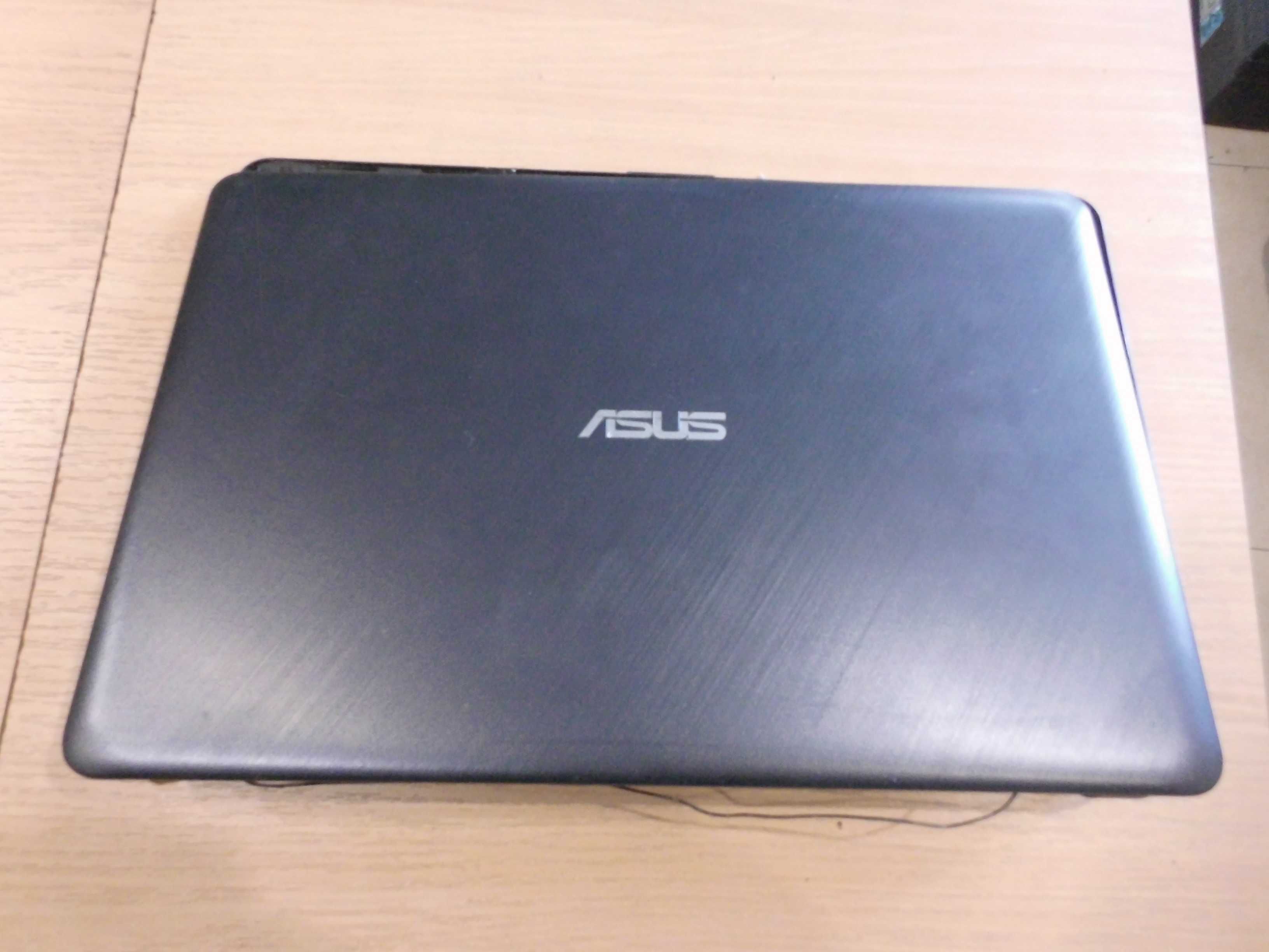 Asus A543M na części klawiatura, klapa matrycy