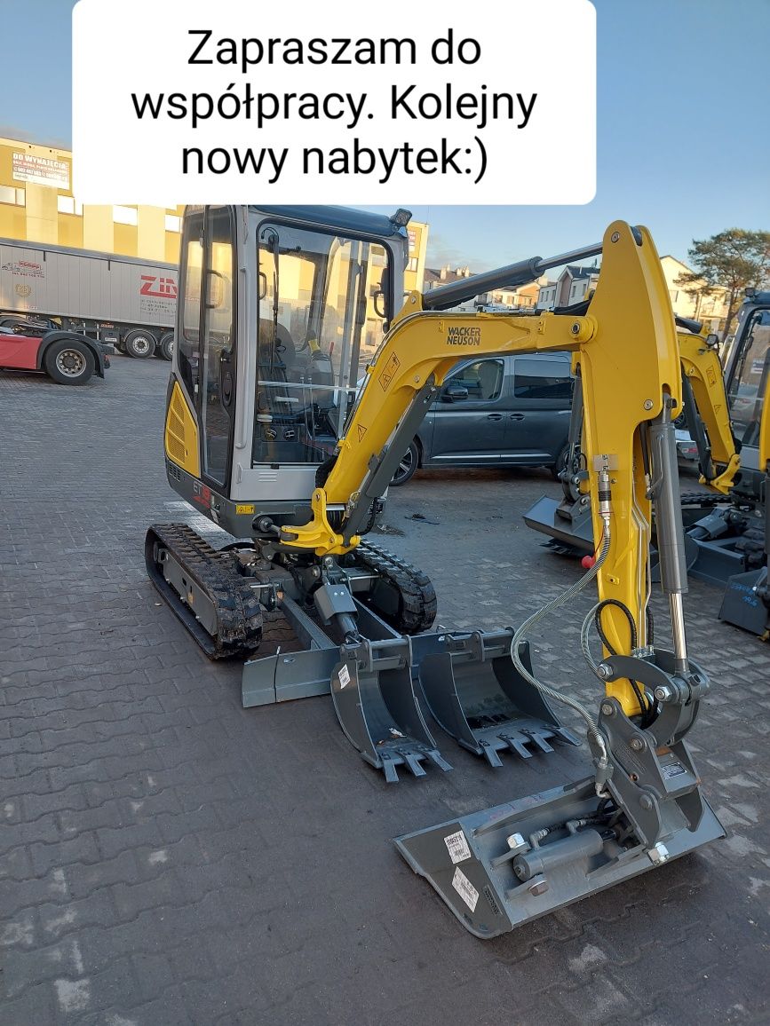 Wynajem minikoparki  operatorem lub bez