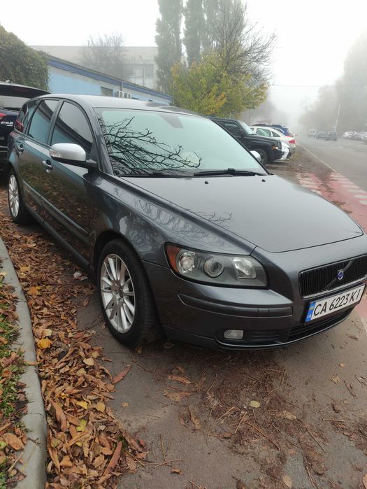 Volvo v50 авто для військових