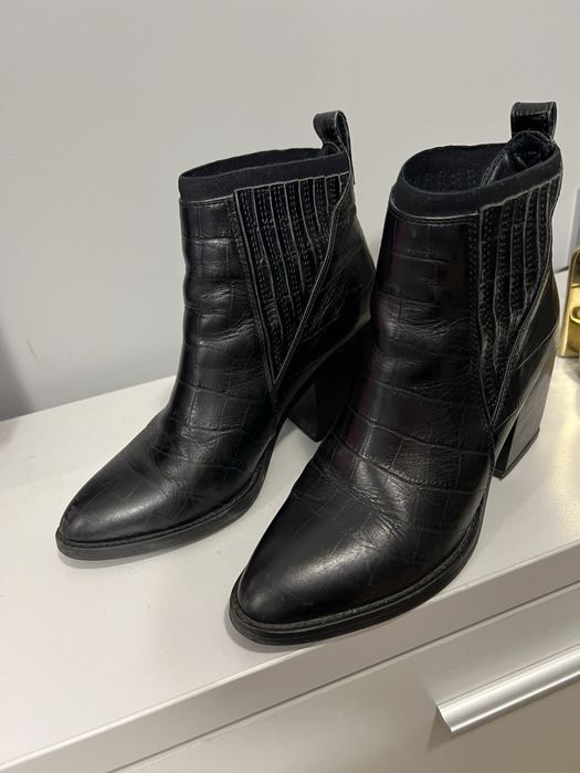 Козаки ботильйони estro 36