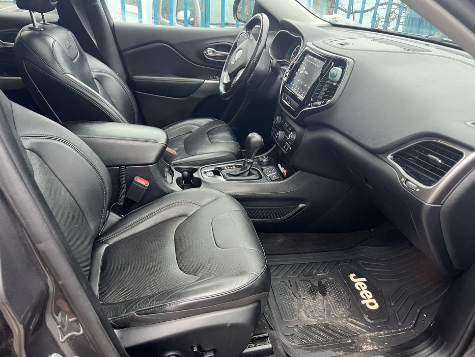 Jeep Cherokee 2019 Limited 2.0 АТ (272 к.с.) 4WD