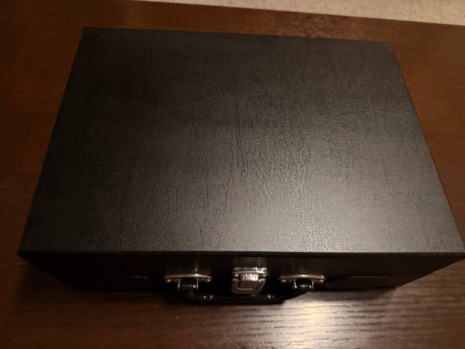 Продам виниловый проигрыватель