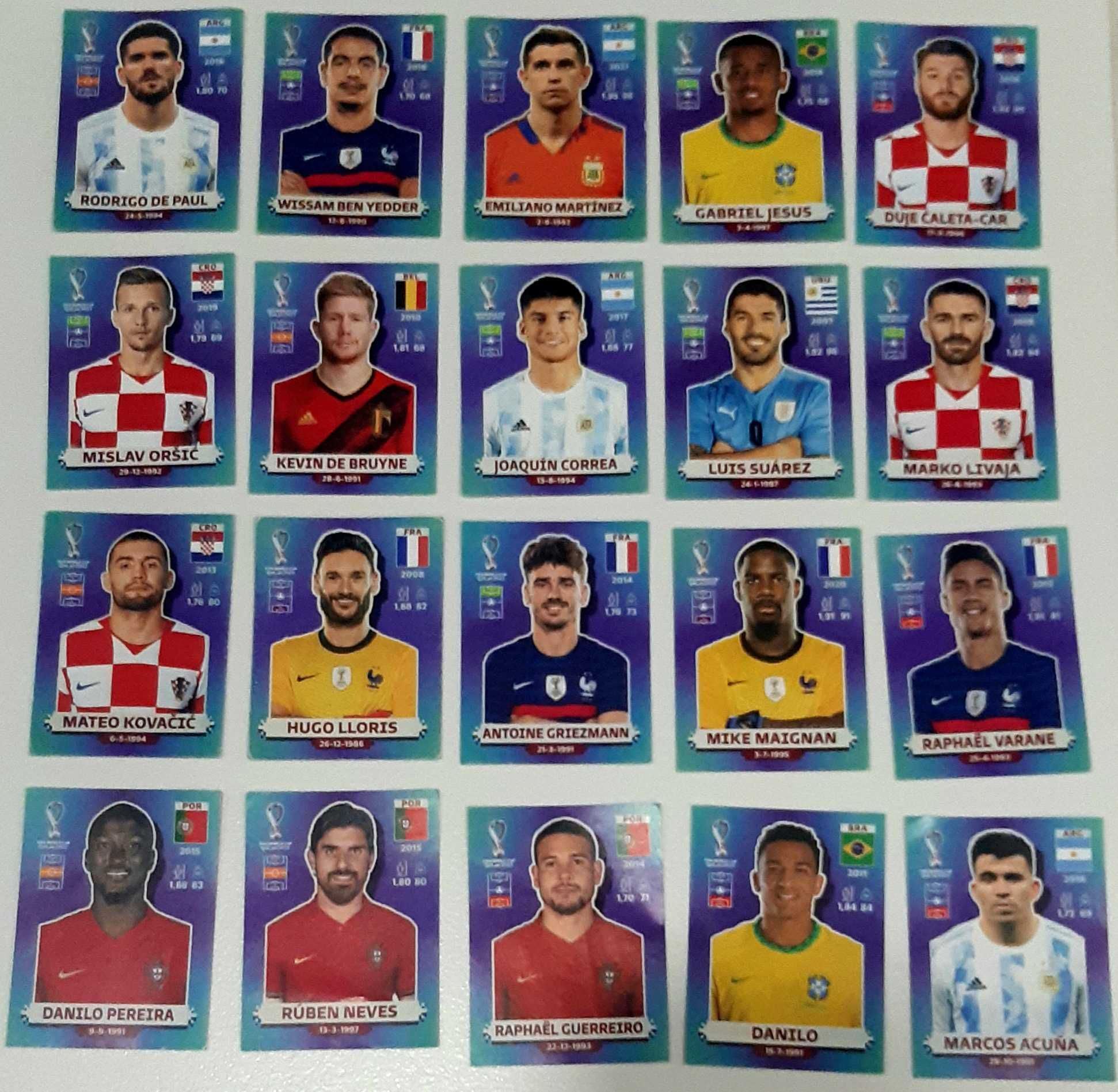 Mundial 2022 / 160 cromos a preço de custo