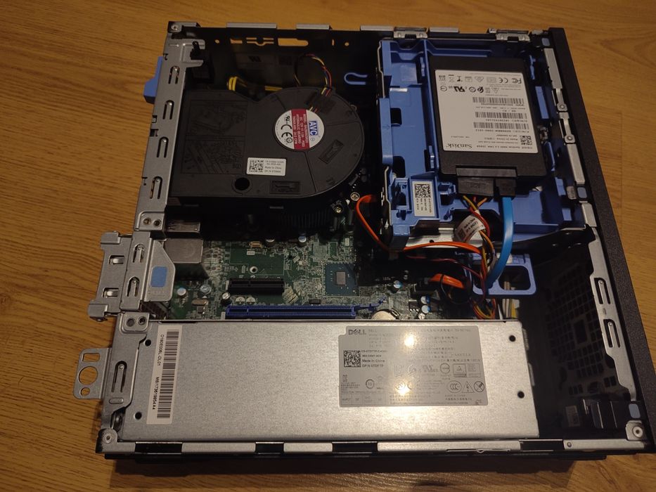 Komputer stacjonarny Dell Optiplex 7050 Windows 11 Pro
