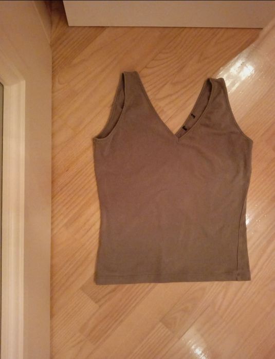 Paka ubrań 4 szt rozmiar XS, spódniczka,spodenki,koszulki