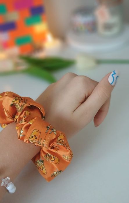 Scrunchie "Shake"  Julia Żugaj