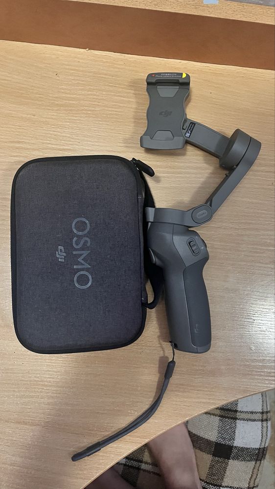 DJI Osmo mobile 3 стедікамера стабілізатор