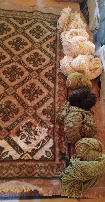 Tapete estilo arraiolos por terminar (Portes incluídos)