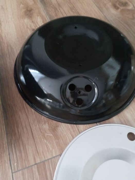 Grill węglowy, z pokrywką