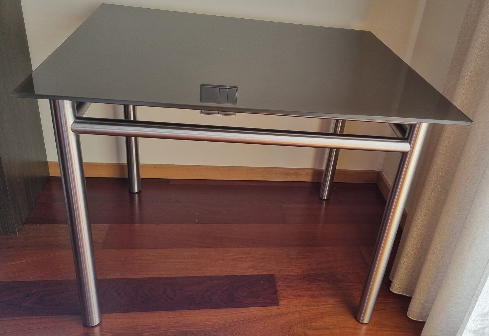 Mesa inox tampo vidro castanho - com ou sem cadeiras