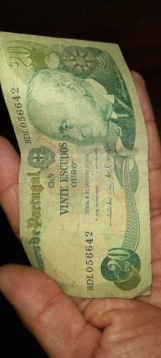 Notas antigas portuguesas  de 20 e 50 escudos