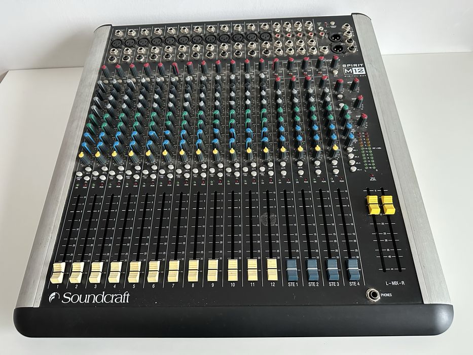 Soundcraft Spirit M12 - profesjonalny mikser audio 12-kanałowy