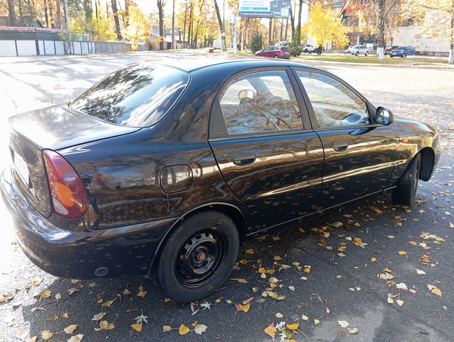 Продаю Ланос 2011