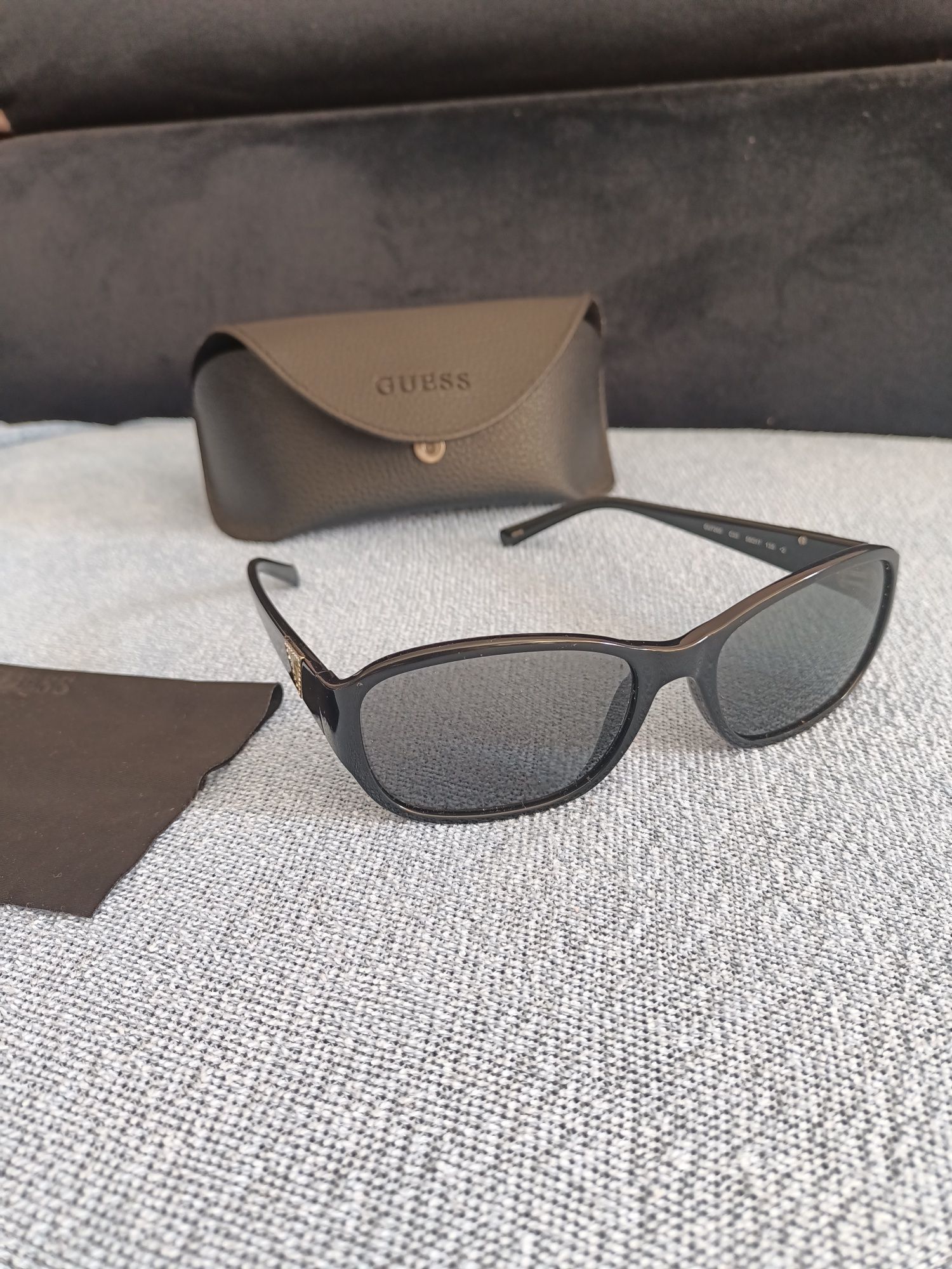 Nowe okulary przeciwsłoneczne Guess