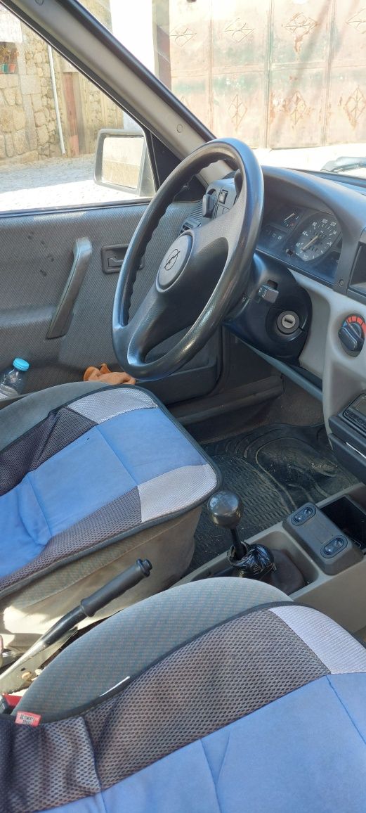 Carro Opel Corsa de 1991
