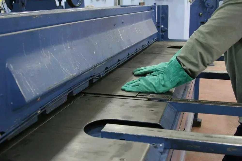 Оренда пресів 63т, 25т, 2,5т, Гільйотина 200*6,3