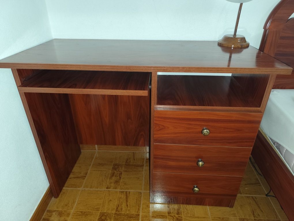 Secretária escrivaninha