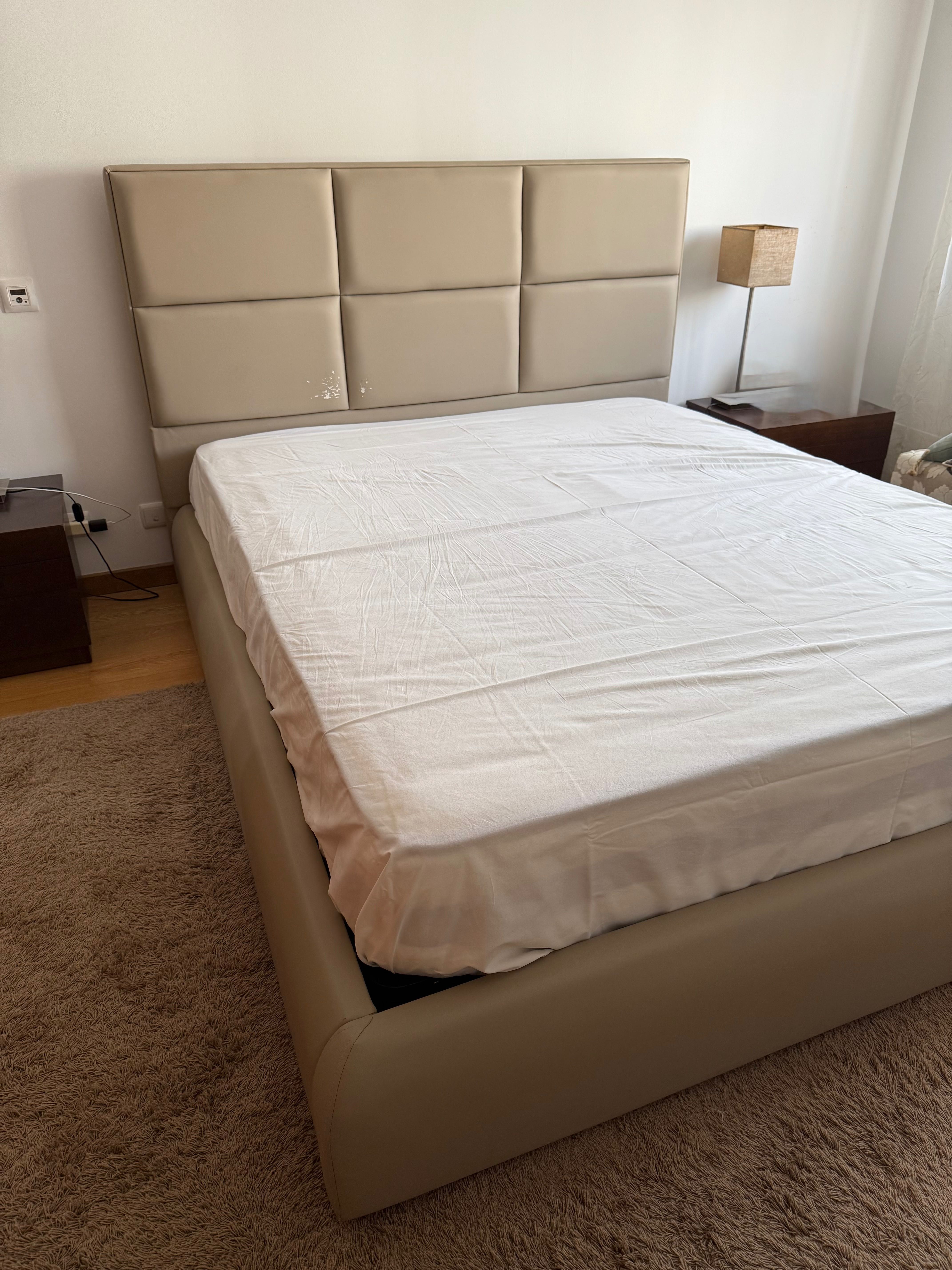 Cama King Size 200x160 com Estrado Elevatório