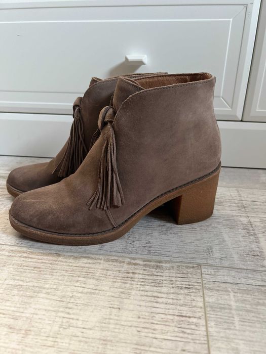 Замшеві черевики UGG р.41