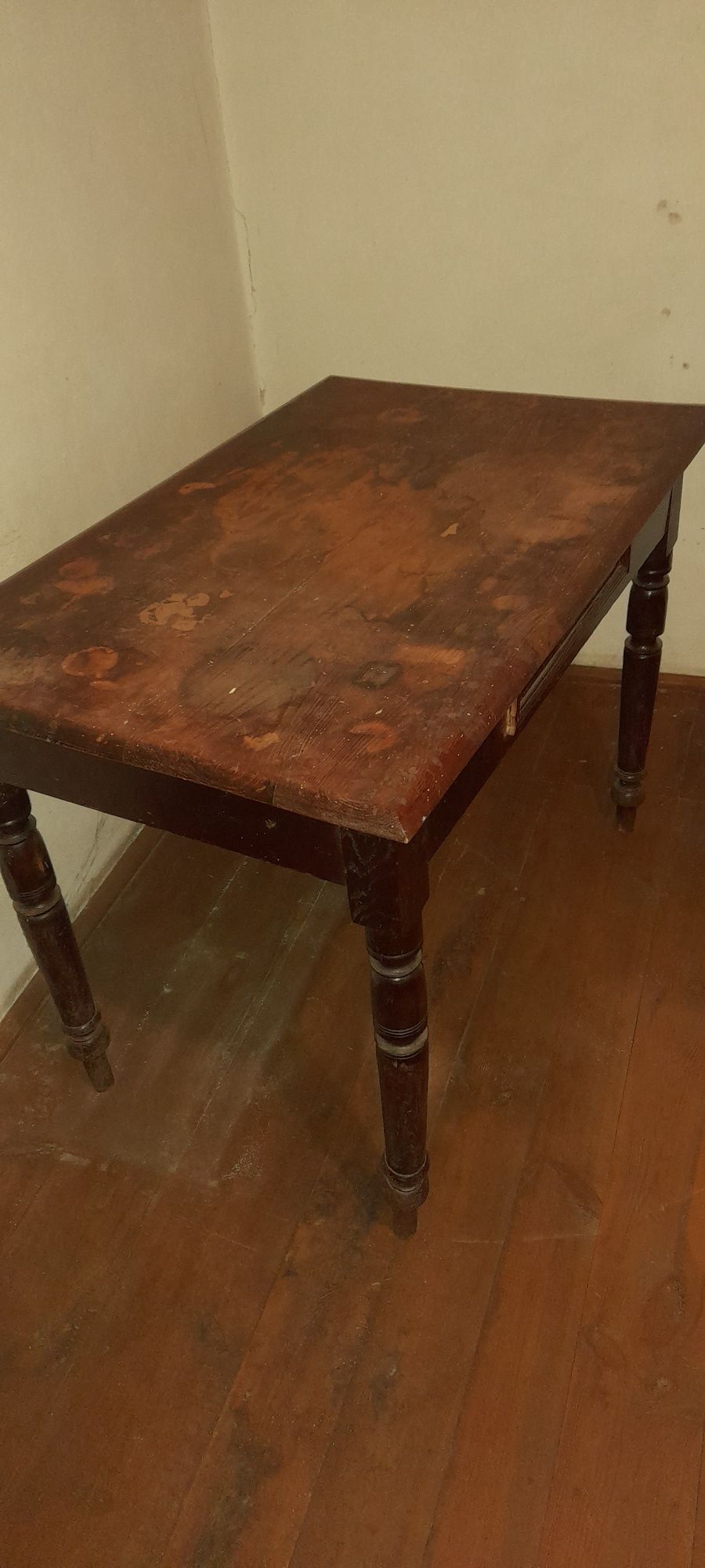 Stół stary drewniany brązowy z szufladą