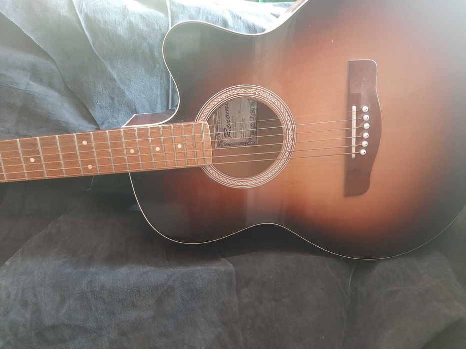 Гитара шесть струн  Renome