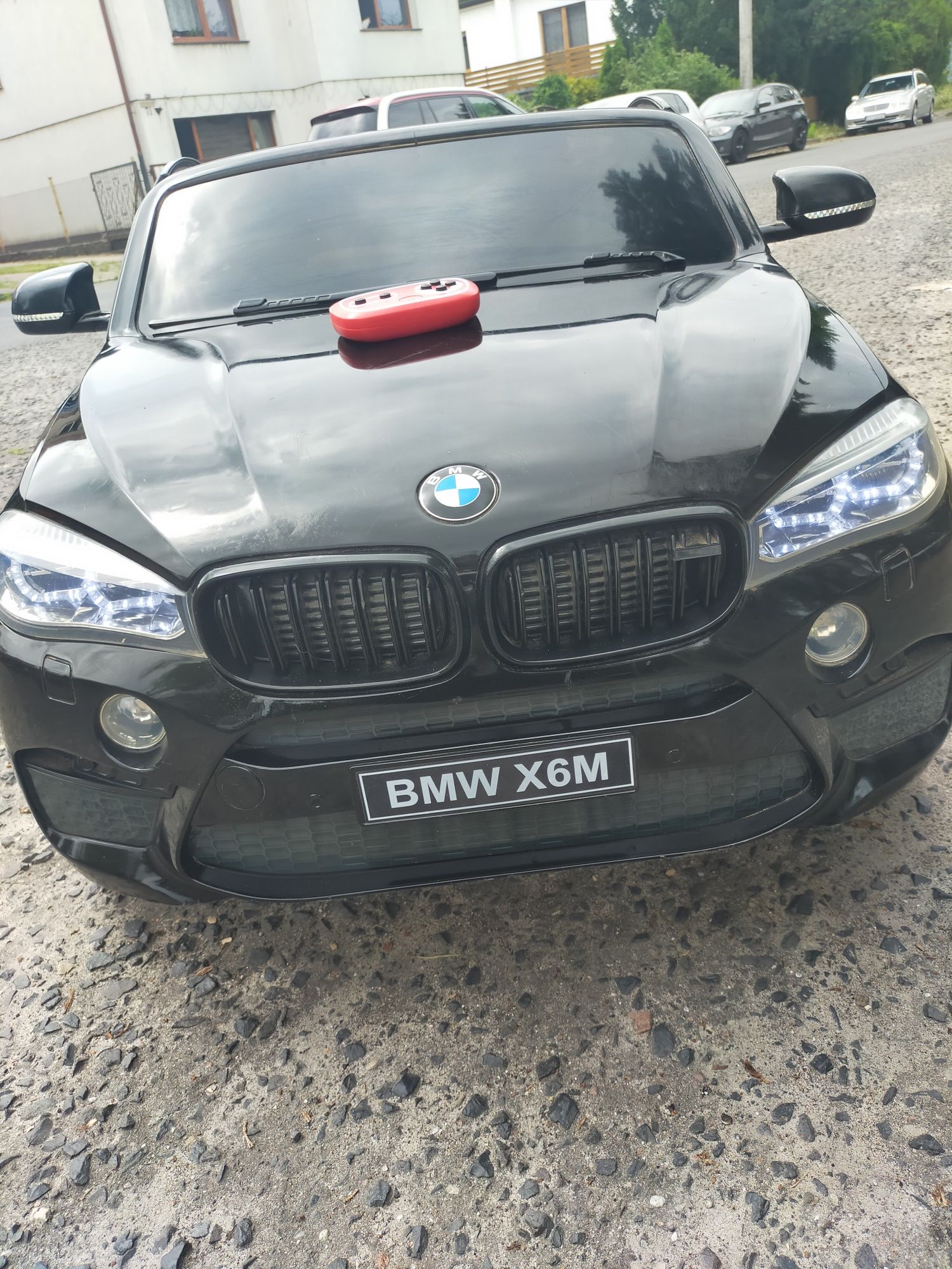Samochód dla dzieci BMW X6M