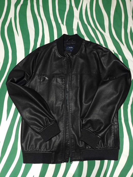Blusão em pele sintética - Preto XXL
