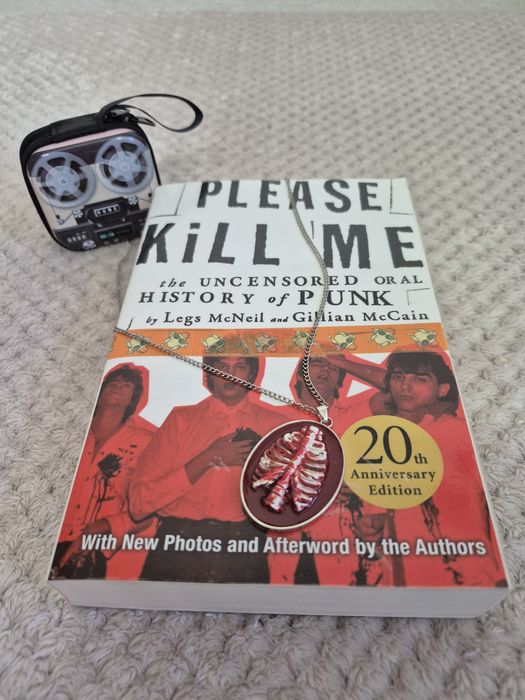 Книга Please, kill me