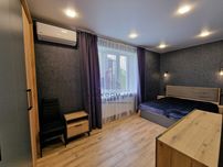 Здається 2-к квартира + гараж вул. В. Черчилля 10, Дарниця Соцмісто